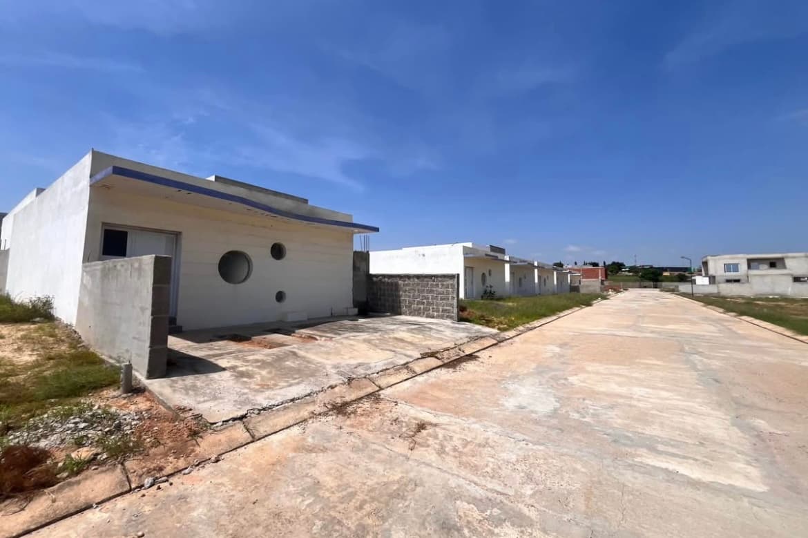 Vens casa tipologia t2 Condomínio Sun City, localizado no Benfica Ramiros em Luanda - T2
