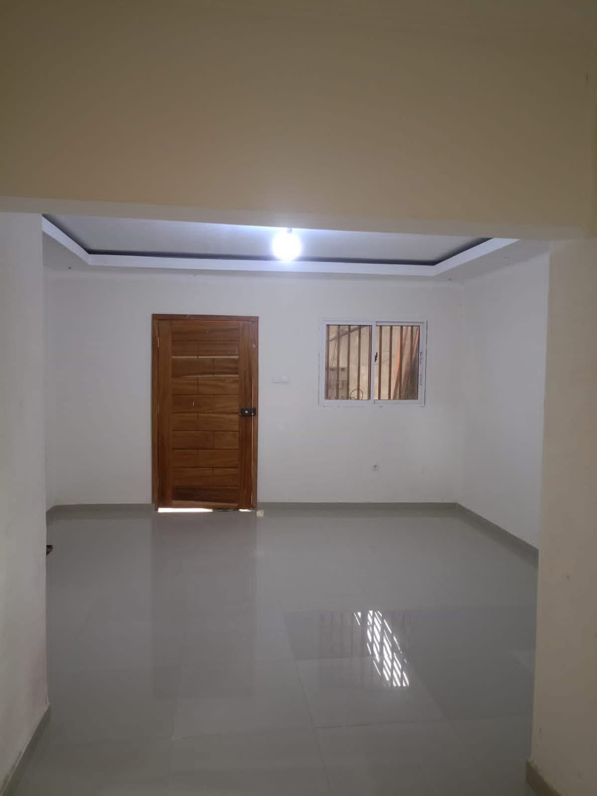 🔥🏠 VENDA URGENTE – T3 NO ZANGO 1 🏠🔥 💰 Preço: 18.500.000 Kz (Negociável) 📍 Localização: Paragem da Polícia, Nas Amarelas, em Zango 1 --- ✨ em Icole e bengo calumbo luanda - T3
