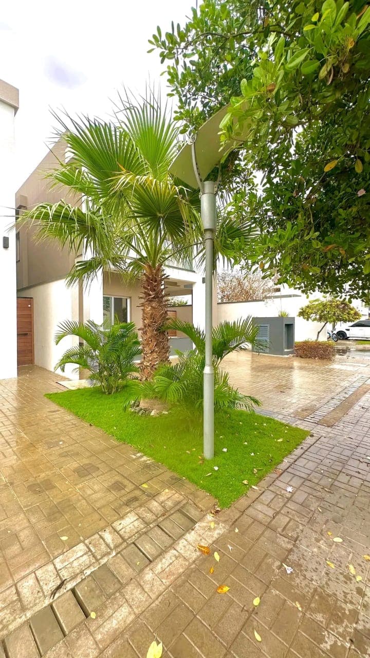 Vivenda v4 +2 Duplex em Luanda - T6